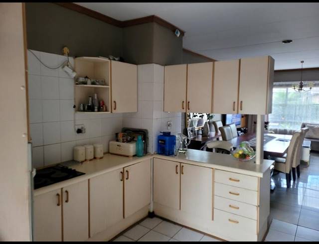 3 BEDROOM HOUSE FOR SALE IN ARBORETUM